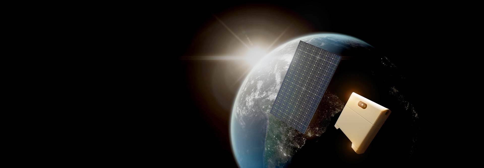 Il pianeta Terra visto dallo spazio, con un pannello fotovoltaico e una batteria di accumulo che roteano nell’atmosfera. 